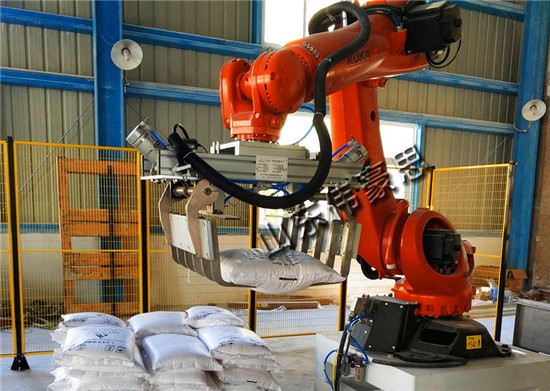 肥料碼垛機(jī)器人