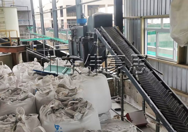 袋裝純堿自動拆包機 智能破袋卸料機供應(yīng)