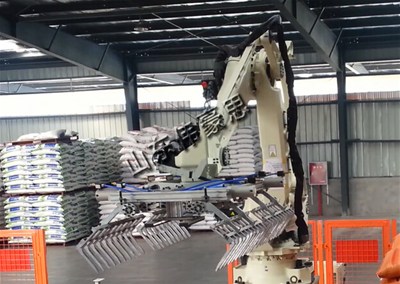 飼料全自動碼垛機械手最突出的優(yōu)勢在哪兒？