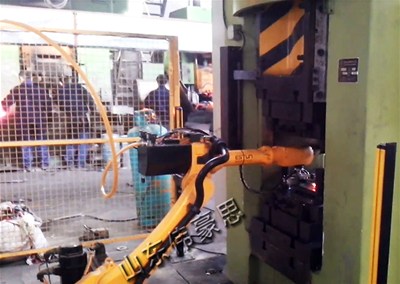 機(jī)械手機(jī)床上下料系統(tǒng)與傳統(tǒng)的人工上下料有何優(yōu)勢(shì)？