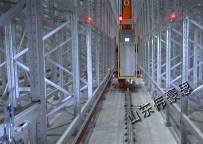 立體倉庫堆垛機的工作原理是什么？