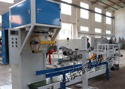 食品全自動包裝碼垛系統(tǒng)能夠有效降低異物污染的風險