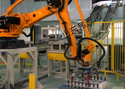 為什么要選擇復合肥自動碼垛機器人