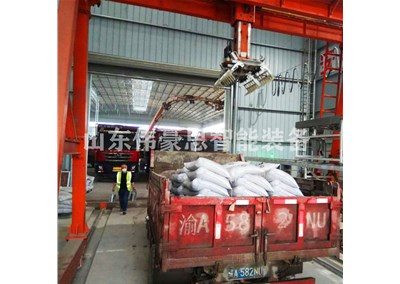 硅藻土自動(dòng)裝車碼垛機(jī) 裝車機(jī)械手客戶現(xiàn)場