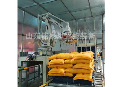 硝酸鹽全自動(dòng)碼垛機(jī)的使用優(yōu)勢