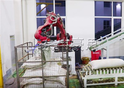 中藥材自動碼垛機(jī)器人 全自動碼垛機(jī)現(xiàn)場案例