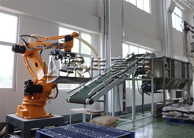 使用石灰全自動(dòng)拆包機(jī)帶來哪些好處？