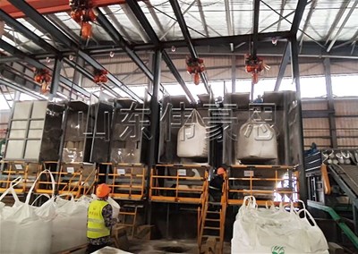 硫酸鉀自動(dòng)噸袋拆袋機(jī) 噸包破包機(jī)現(xiàn)場(chǎng)案例